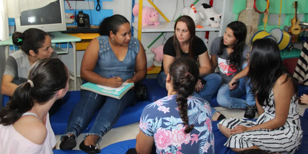Palestra apresentou tipos de violência à mulher, direitos de gênero e instrumentos de informação.