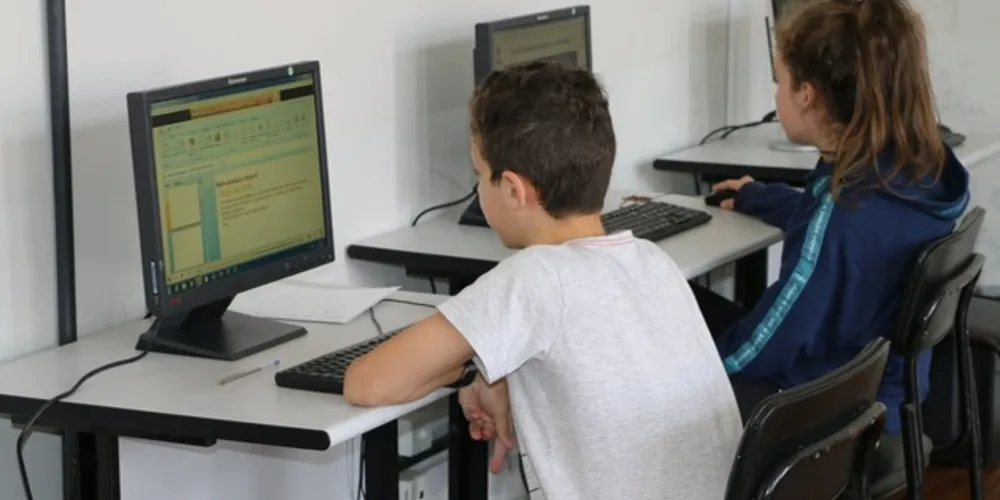 A faixa etária mínima para participar do curso é 13 anos