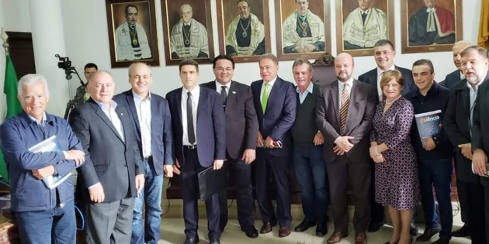 Imagem ilustrativa da imagem Aliel se reúne com
reitores contra cortes na Educação