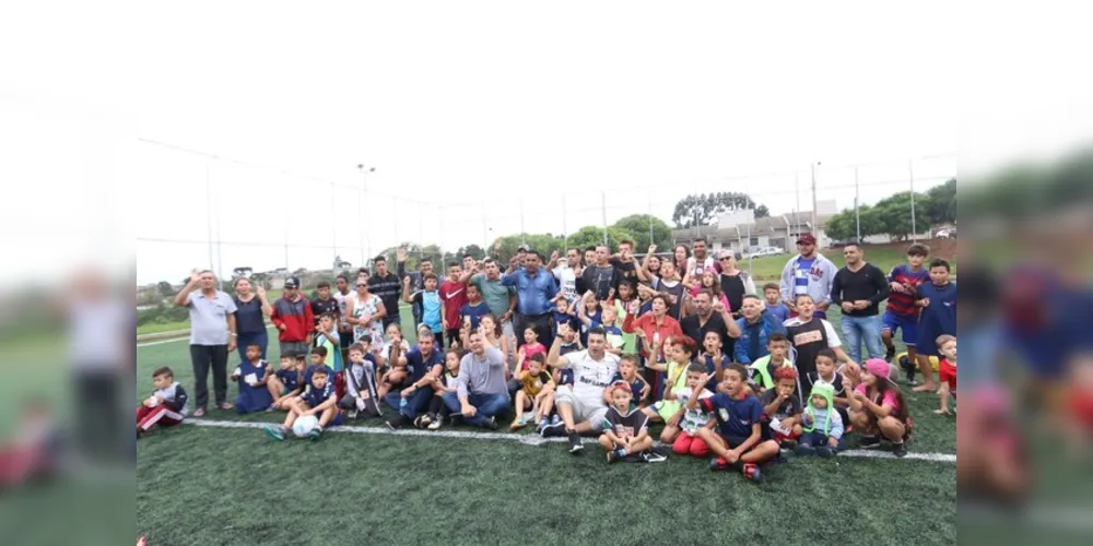  Campo público de futebol society do Projeto “Nosso Campinho”.