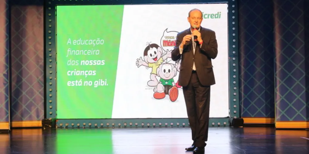 Presidente da SicrediPar e da Central Sicredi PR/SP/RJ, Manfred Dasenbrock, destacou a importância de iniciativas que levam informações sobre planejamento financeiro 