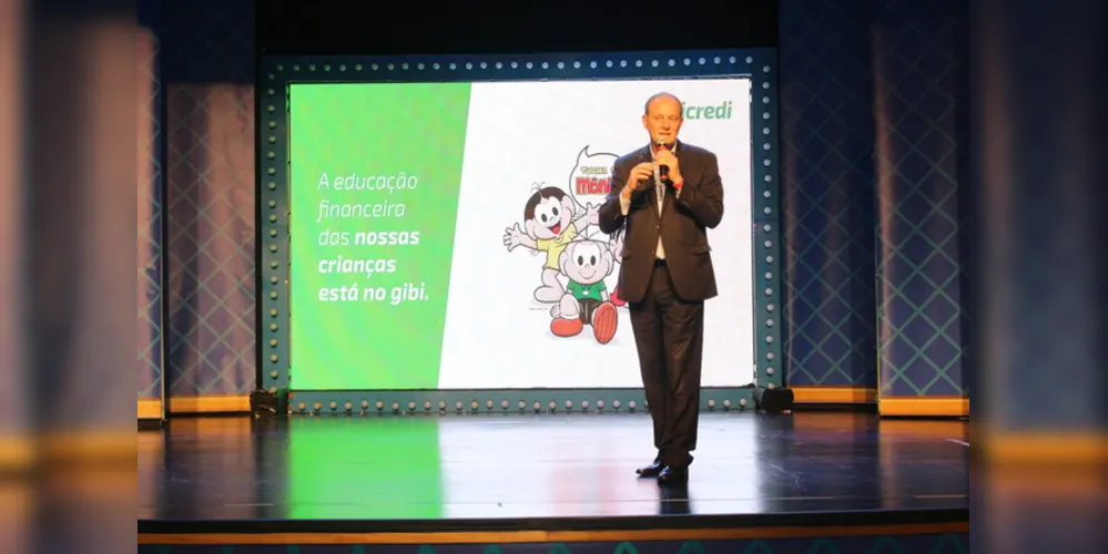 Presidente da SicrediPar e da Central Sicredi PR/SP/RJ, Manfred Dasenbrock, destacou a importância de iniciativas que levam informações sobre planejamento financeiro 