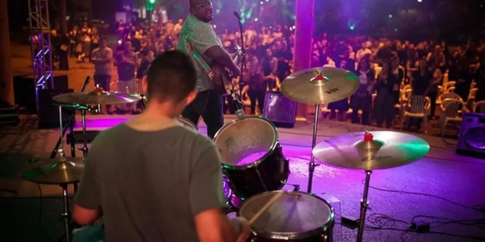 Comemoração aconteceu na Praça da Família e reuniu mais de 500 pessoas

