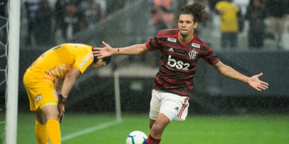 Gol da vitória foi marcado pelo volante William Arão na segunda etapa