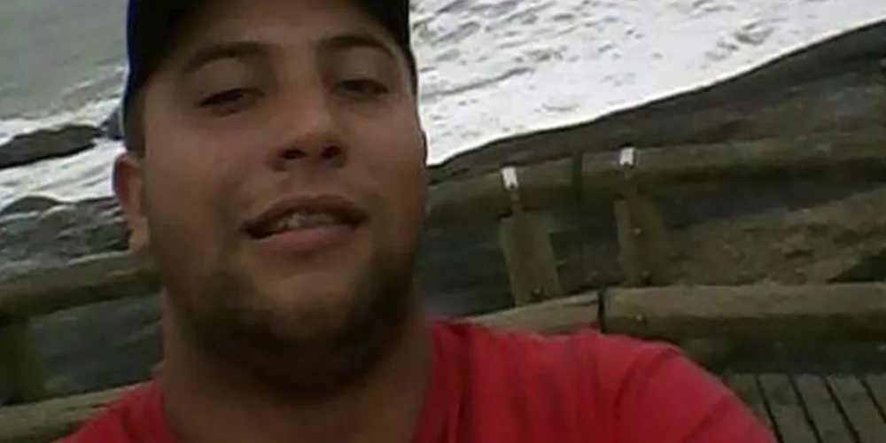 Rapaz de 25 anos foi morto com tiros no peito nesta madrugada