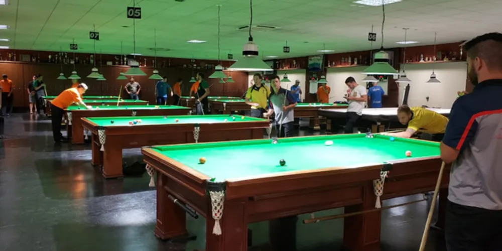 Dezesseis equipes duelam a partir de amanhã nas mesas do Clube Curitibano