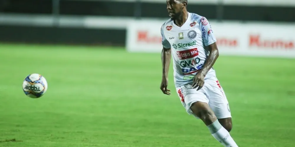 Símbolo da raça alvinegra, lateral Peixoto joga nesta sexta-feira contra a Ponte Preta