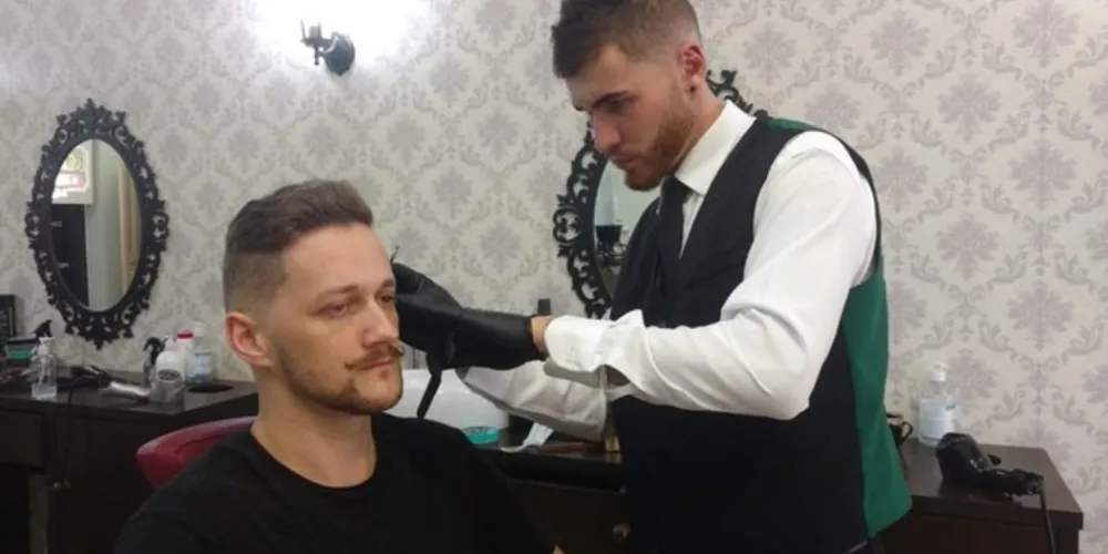 O uso de bigodes recuperou a força quando recentemente algumas celebridades de Hollywood resolveram aderir à onda