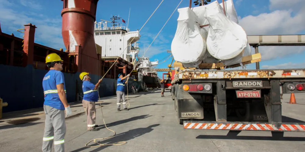 O Porto de Paranaguá se mantém como um dos principais portos brasileiros na exportação