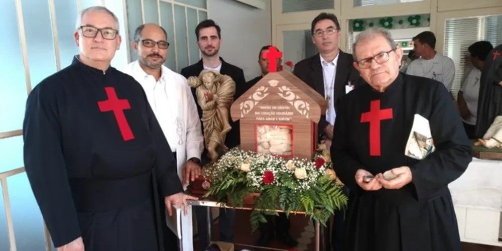 Imagem ilustrativa da imagem PG recebe a visita da relíquia de São Camilo de Lellis