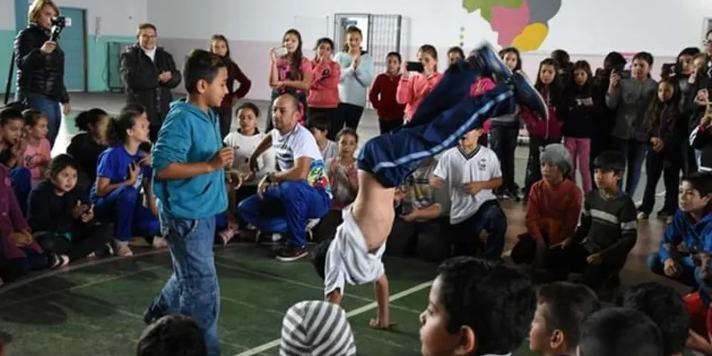 Imagem ilustrativa da imagem Turma de Carambeí destaca visita a Castro