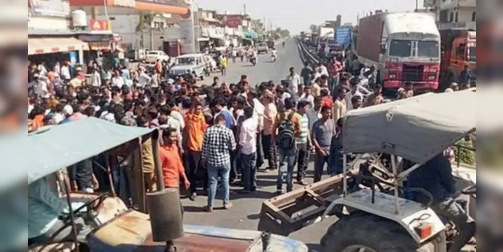 Moradores de Badnawar protestaram após macaco atacar dez pessoas na cidade