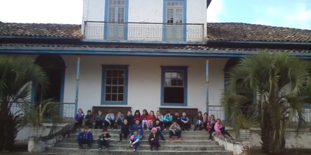 Imagem ilustrativa da imagem Visita elucida história dos Campos Gerais a 4ºB