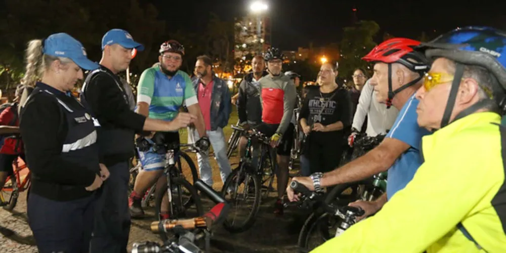 Ação faz parte das atividades do Maio Amarelo e pretendem conscientizar sobre o papel do ciclista no trânsito