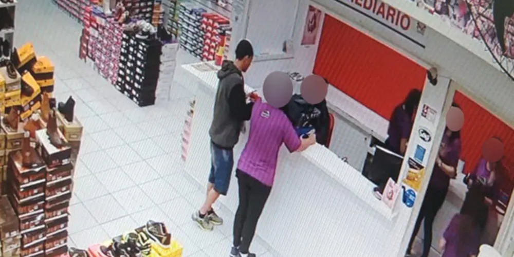 Bandido rendeu funcionárias e trancou as vítimas no banheiro da loja