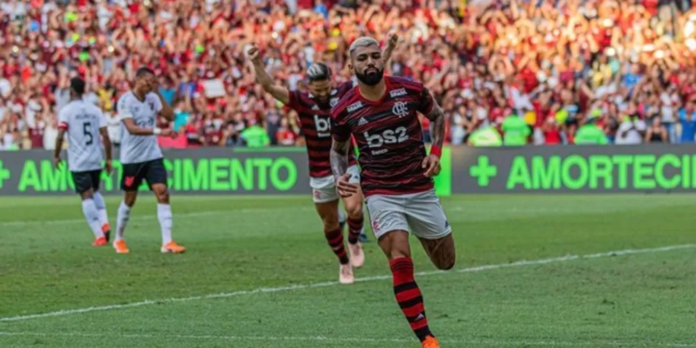 Imagem ilustrativa da imagem Flamengo vira nos
acréscimos e bate o Athlético