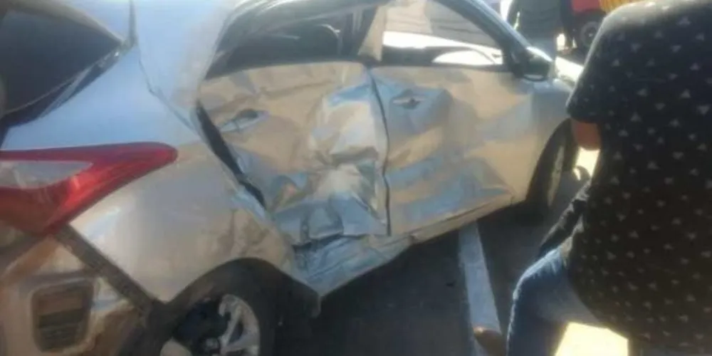 Acidente aconteceu na tarde de domingo e deixou motorista com ferimentos graves