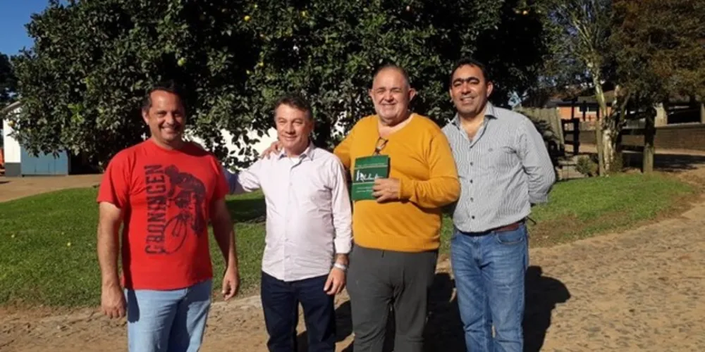 Visita foi realizada neste domingo (26)