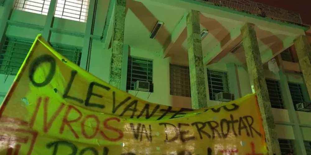 Ministério da Educação diz que professores e pais não podem divulgar protestos