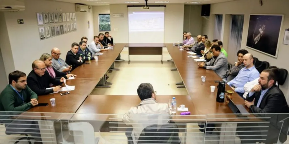Equipes das diretorias de engenharia, meio ambiente, empresarial, administrativa-financeira e jurídica visitaram a sede Barão de Teffé