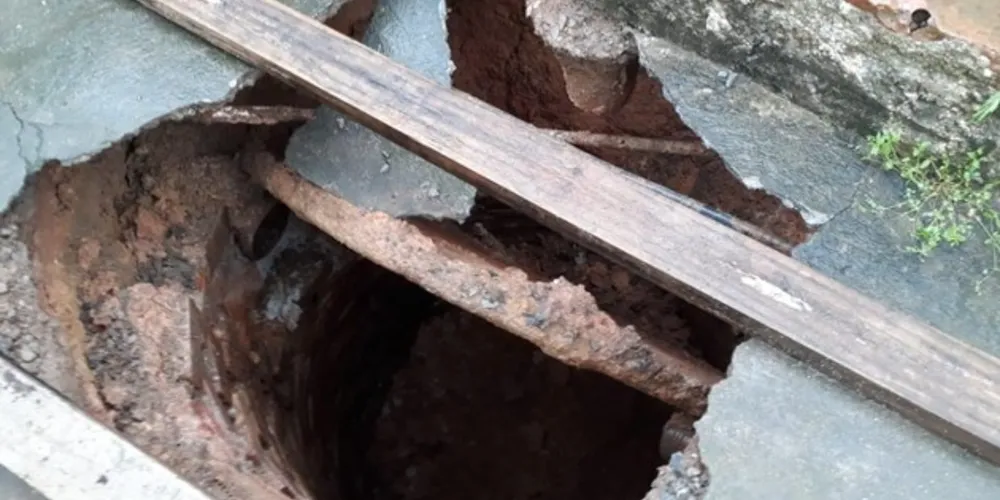 Janete Pires foi ‘engolida’ pelo buraco que se formou – em um local onde nem imaginava abrigar um poço