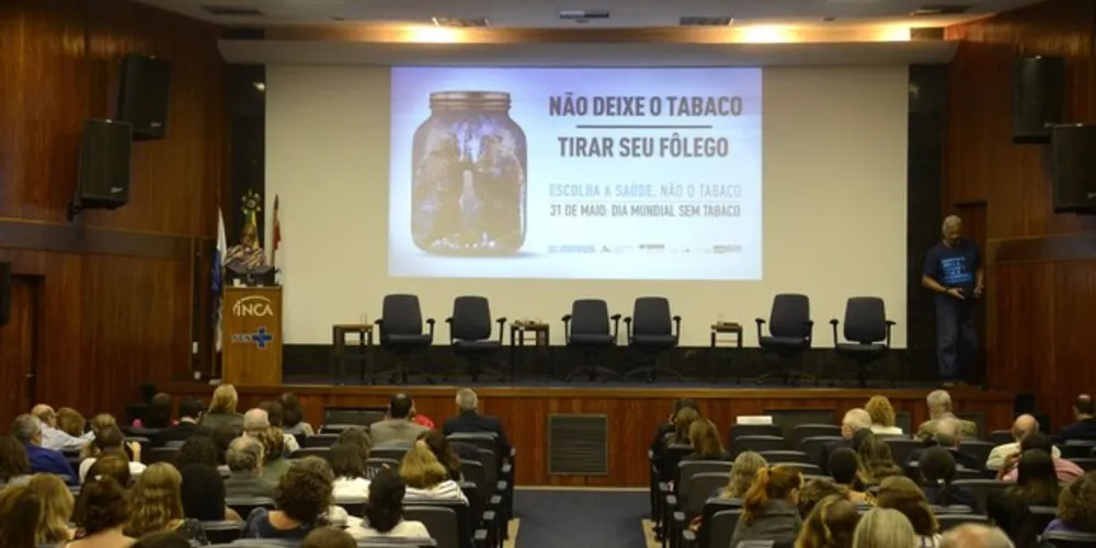90% dos casos de câncer de pulmão estão relacionados ao tabagismo, que é considerado uma epidemia.