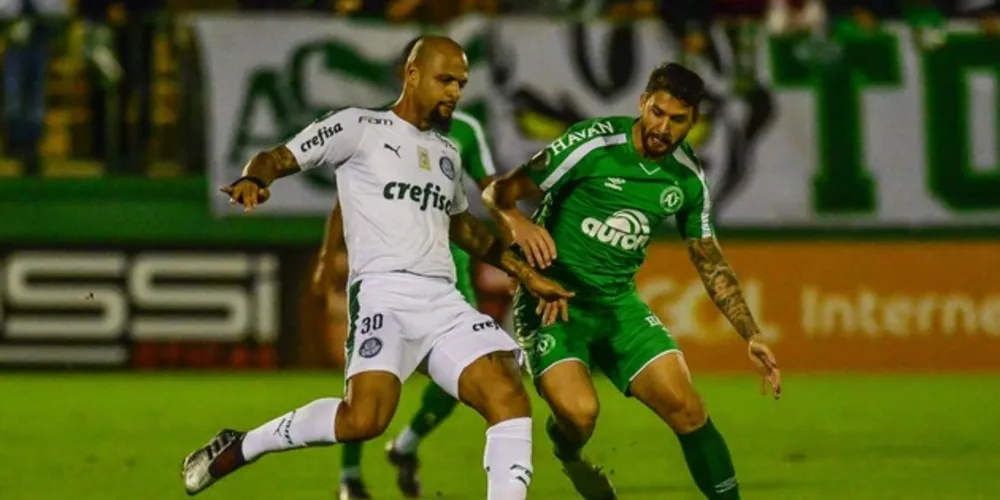 Vitória mantém Palmeiras na ponta do Brasileirão com 16 pontos