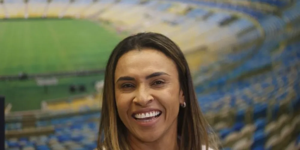 Imagem ilustrativa da imagem Com uma lesão na coxa, Marta ainda não treina com bola