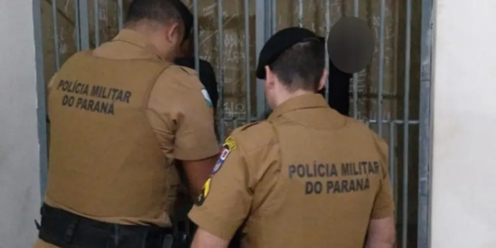 Crianças foram entregues aos cuidados do Conselho Tutelar após prisão dos pais