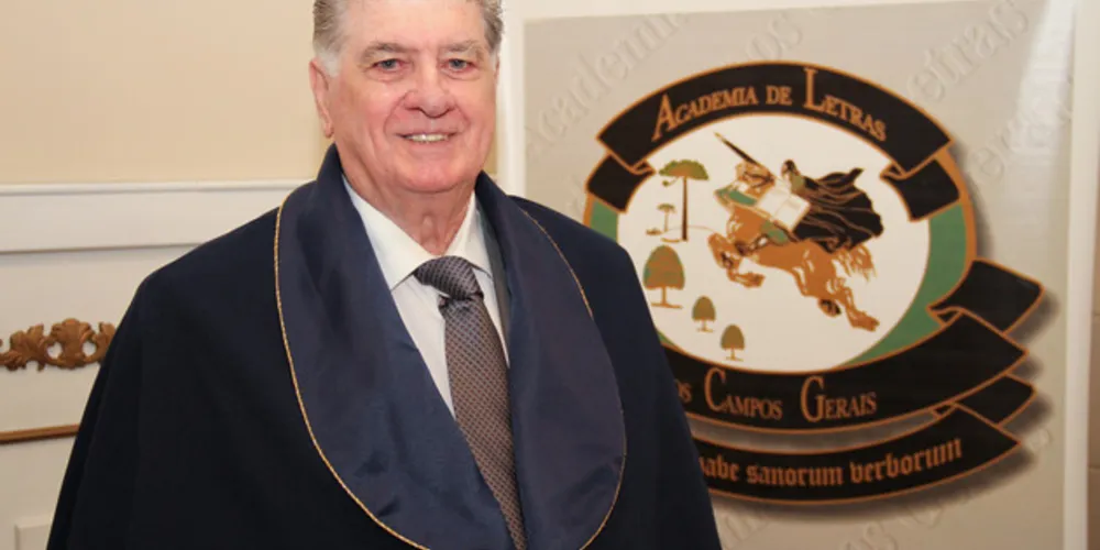 FELICITAÇÕES - O destacado empresário, ex-presidente e integrante da Academia de Letras dos Campos Gerais David Pilatti Montes será muito cumprimentado pela passagem de seu aniversário nesta sexta-feira (7). Da coluna RC os votos de realizações. 