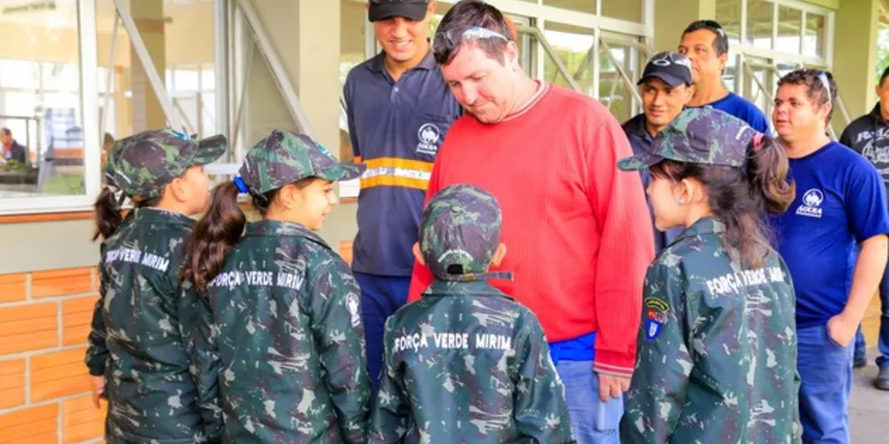 Alunos visitaram a empresa Águia Florestal, para aprender sobre a preservação ambiental