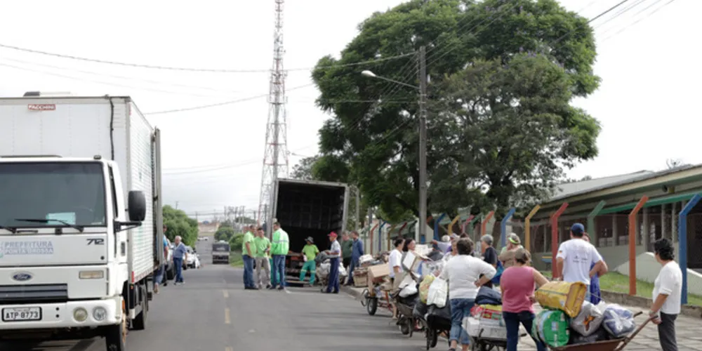 Material foi trocado por 67 toneladas de hortifrútis e 3.737 passagens de ônibus

