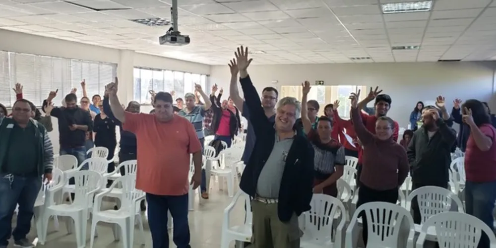 Assembleia aconteceu nesta sexta-feira (7) e a decisão tem como objetivo pressionar parlamentares a recusar a Reforma da Previdência