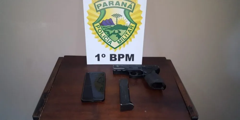 Suspeito portava pistola de airsoft e foi flagrado por equipe do Pelotão de Trânsito