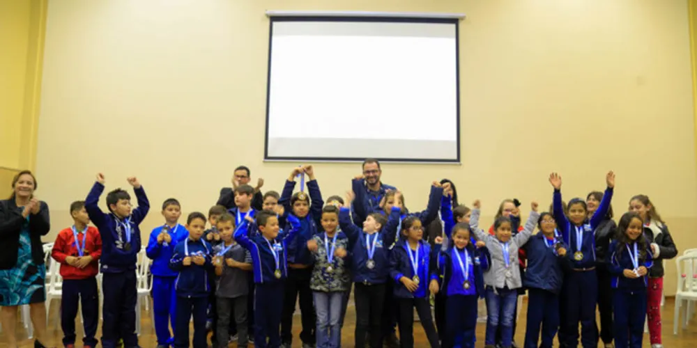 Vinte e cinco alunos foram premiados na Maratona Intelectual dos JEM