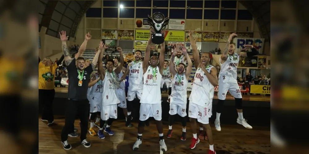 Imagem ilustrativa da imagem NBPG bate Cravinhos e
é campeão nacional de basquete