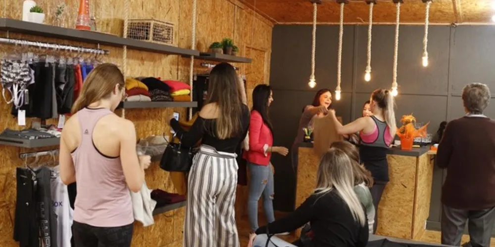 
Além dos produtos de qualidade, loja se destaca pelo ambiente com apelo sustentável, projetado com material reciclável 
