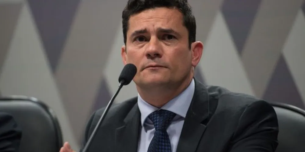 Imagem ilustrativa da imagem Site mostra mensagens de Moro com procuradores da Lava Jato