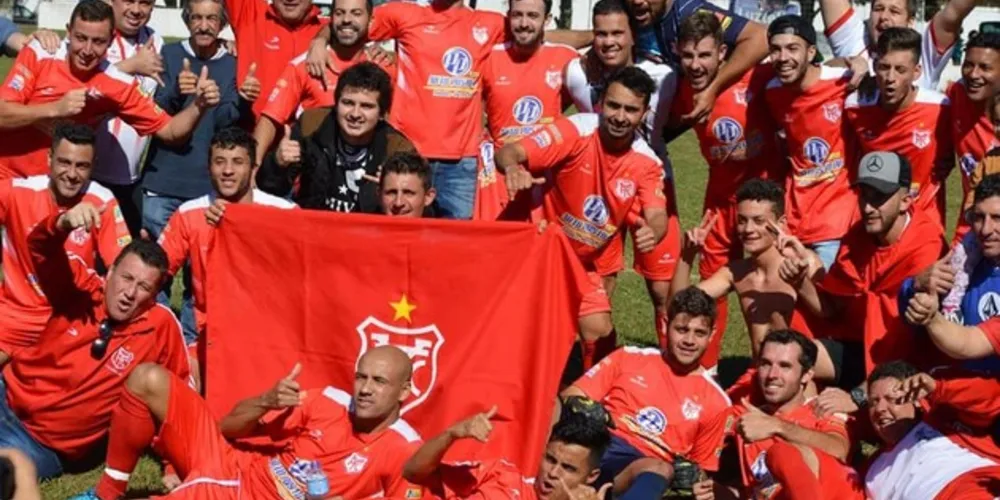 Equipe de Palmeira ganhou o título domingo, no Miró de Freitas, enfrentando o América Pontagrossense