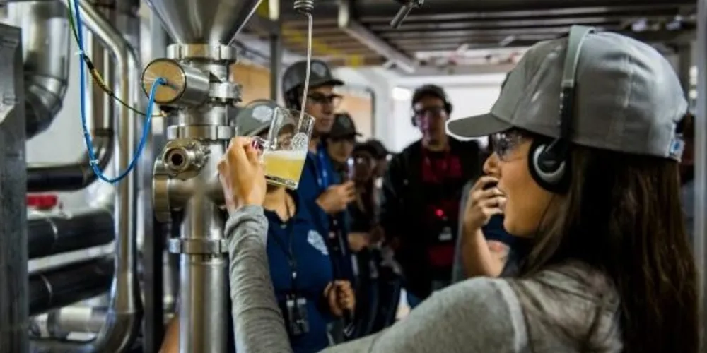 Cervejaria Ambev intensifica seu programa de abertura de cervejarias e oferece tours gratuitos e guiados.