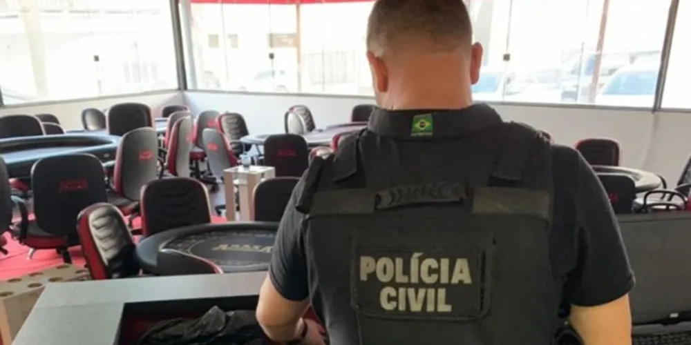 As denúncias, segundo as autoridade policiais, são de homicídio e tráfico de drogas 