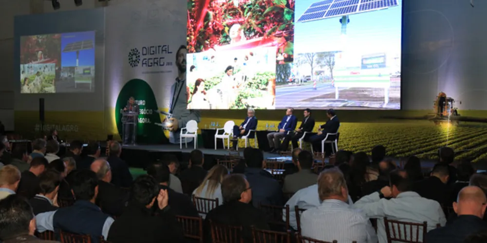 A programação nesta quarta-feira (12) começa às 8h30 com o painel Smart Farming