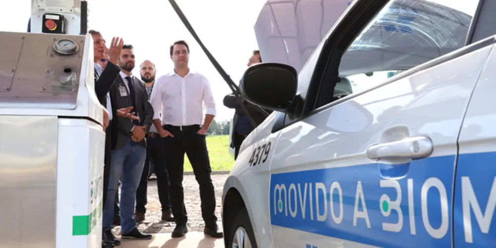 Governador Carlos Massa Ratinho Junior conheceu o projeto da Itaipu, que usa biometano na frota da hidrelétrica