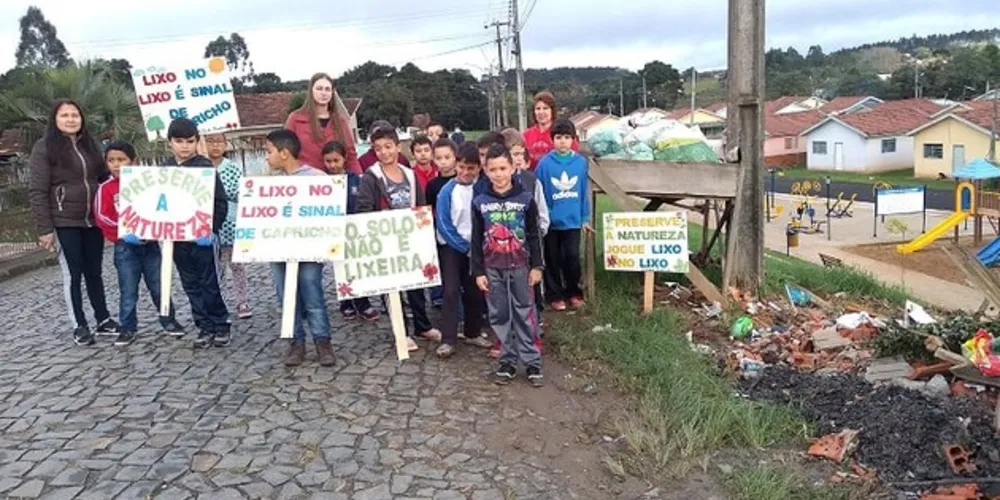 Imagem ilustrativa da imagem Campanha em Rebouças traz conscientização ambiental