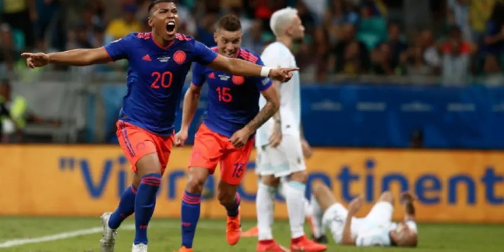 Com gols de Roger Martínez e Duván Zapata, cafeteiros venceram Arena Fonte Nova 