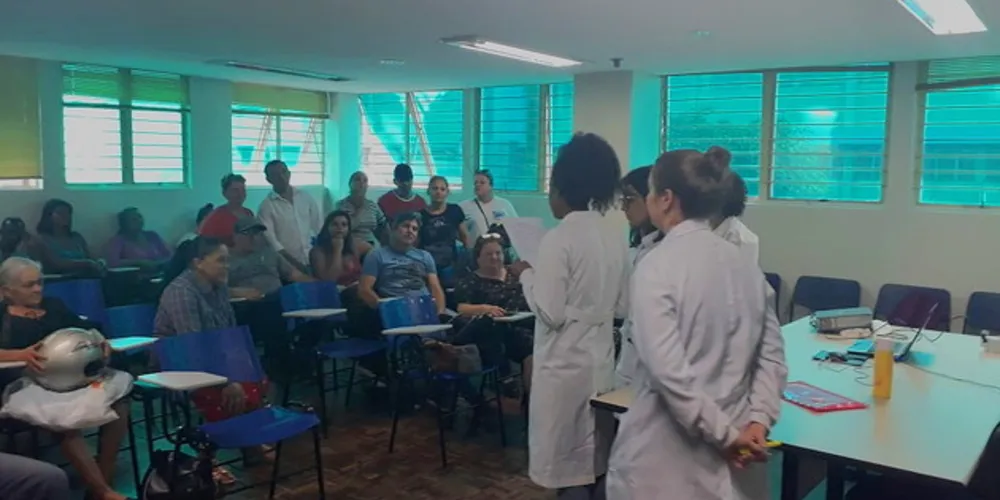 Imagem ilustrativa da imagem Ambulantes passam por
curso de manipulação de alimentos