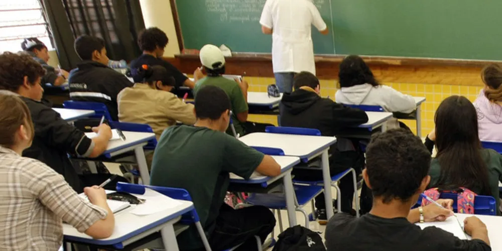Os cursos duram cerca de dois meses.