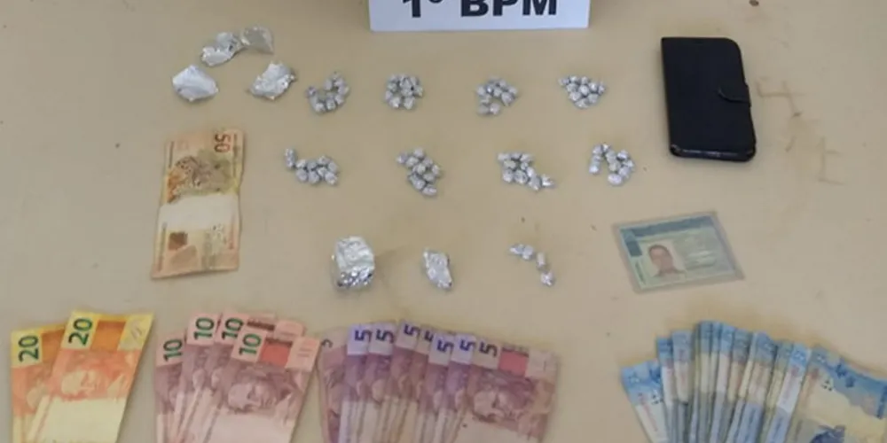Em abordagem na Vila Estrela, mais de 80 pedras de crack foram apreendidas