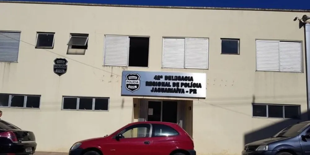 O adolescente está detido em cela separada