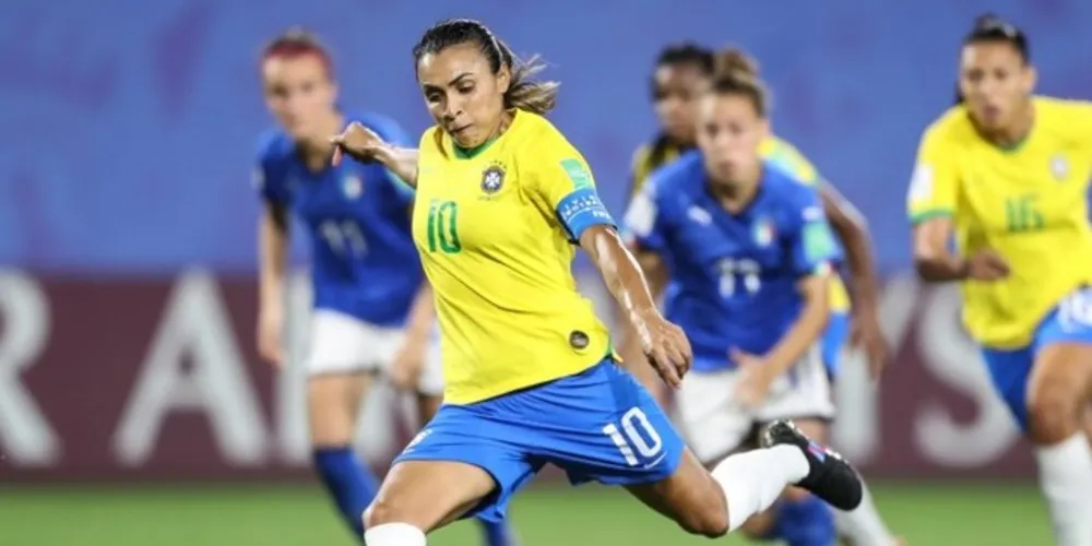 O gol de Marta foi marcado em uma cobrança de pênalti